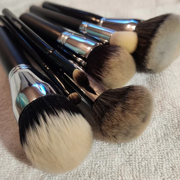 Morphe Professional Makeup Brush Set - Black and Silver - Picture 2 of 3